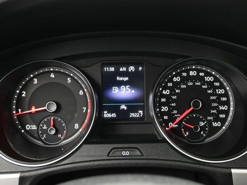 Used 2021 Volkswagen Atlas Cross Sport SE w/ Panoramic Sunroof Package FWD image 28