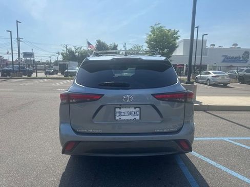 Used 2022 Toyota Highlander Limited AWD/4WD image 7
