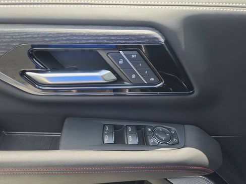 Certified 2025 GMC Yukon XL AT4 Ultimate AWD/4WD image 23