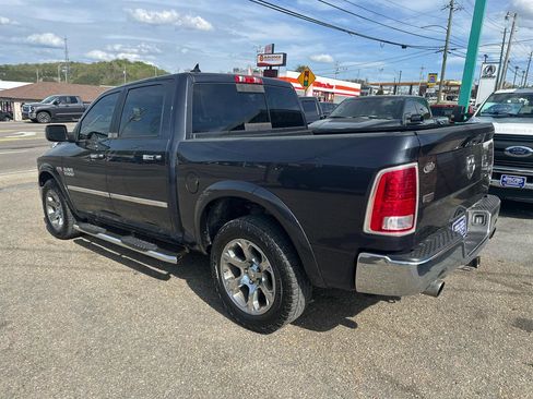 Used 2017 RAM 1500 Laramie w/ Convenience Group image 3