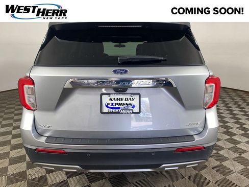 Used 2024 Ford Explorer XLT w/ Equipment Group 202A AWD/4WD image 20