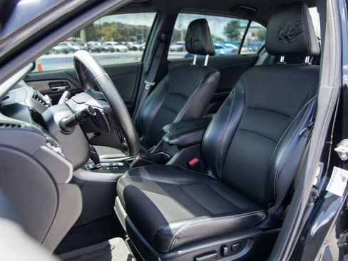 Used 2016 Honda Accord Sport image 18
