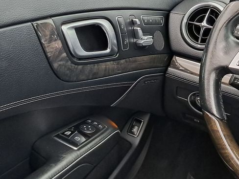 Used 2013 Mercedes-Benz SL 550 image 12