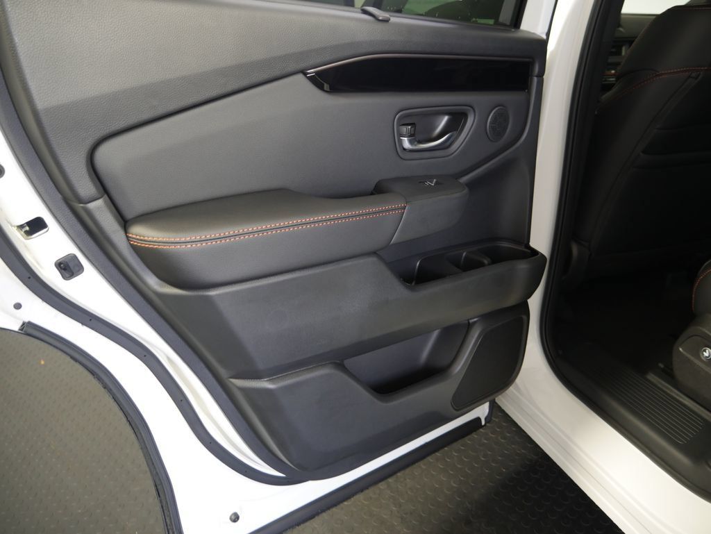 New 2026 Honda Pilot TrailSport image 12