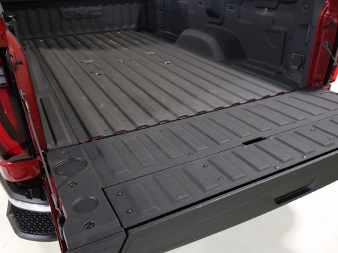 Used 2025 GMC Sierra 3500 SLT w/ SLT Premium Package image 18