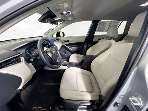 Used 2024 Toyota Corolla Cross L FWD image 14