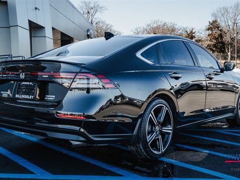 Used 2025 Honda Accord Sport image 4