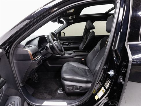 Certified 2025 Toyota Grand Highlander AWD Hybrid image 4