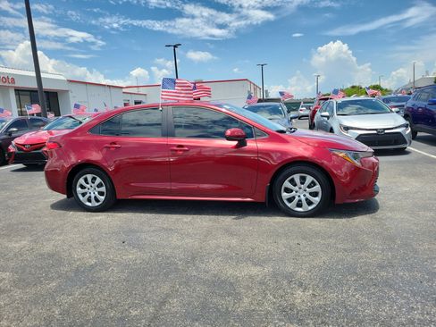 Used 2025 Toyota Corolla LE FWD image 13