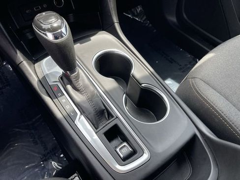 Used 2021 Chevrolet Equinox LT FWD image 22