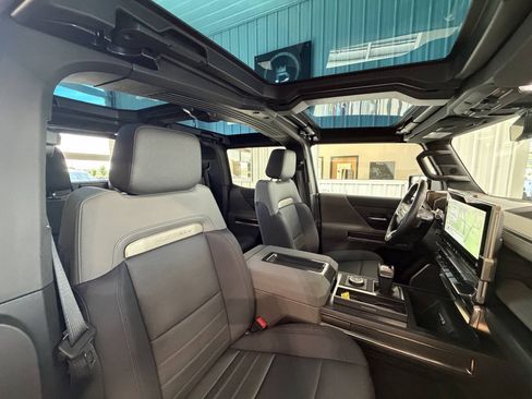 Used 2025 GMC Hummer EV 2X AWD/4WD image 46
