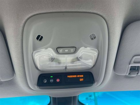 Used 2019 Chevrolet Bolt LT image 28