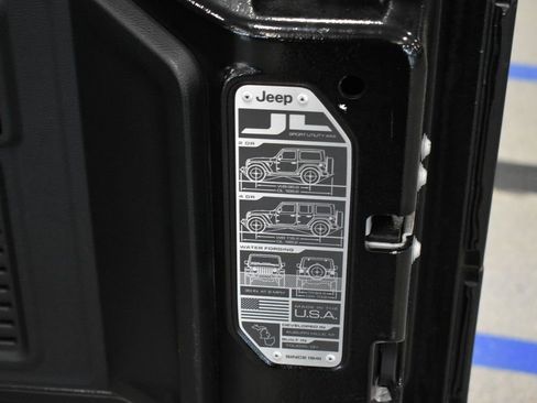 Used 2021 Jeep Wrangler Unlimited Sport image 33