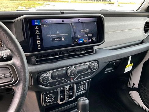 Used 2025 Jeep Wrangler Sport image 6