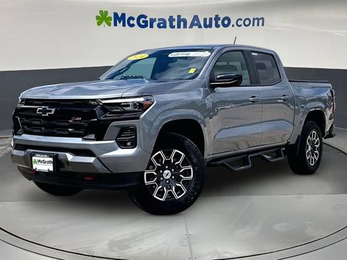 Used 2024 Chevrolet Colorado Z71 w/ Z71 Convenience Package 2 AWD/4WD image 3