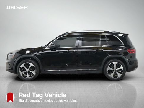 Used 2025 Mercedes-Benz GLB 250 4MATIC image 2