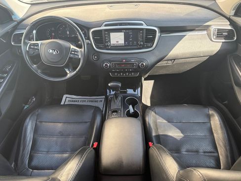 Used 2019 Kia Sorento EX w/ EX Touring Package FWD image 11