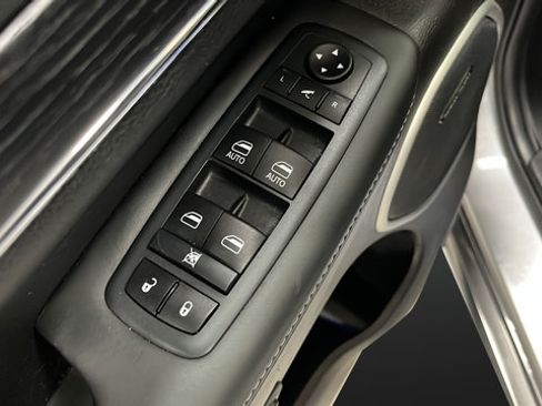 Used 2020 Jeep Grand Cherokee Summit w/ Skid Plate Group AWD/4WD image 22