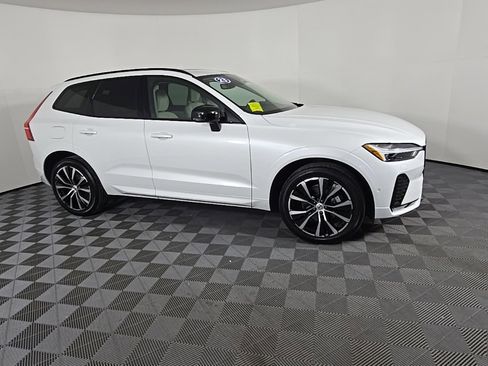 Certified 2023 Volvo XC60 B5 Plus w/ Climate Package image 7