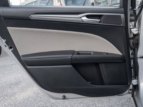 Used 2018 Ford Fusion S FWD image 16