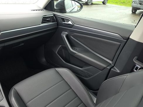 Used 2023 Volkswagen Jetta SE w/ Panoramic Sunroof Package FWD image 27