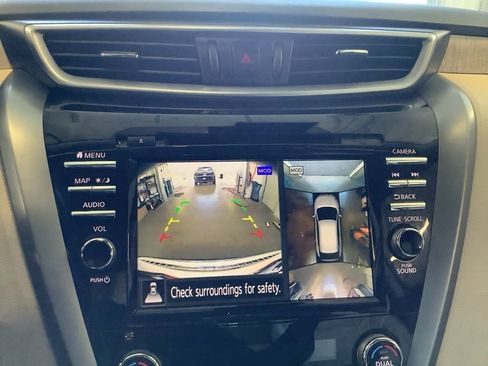 Used 2024 Nissan Murano SL image 16