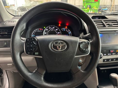 Used 2014 Toyota Camry LE FWD image 21