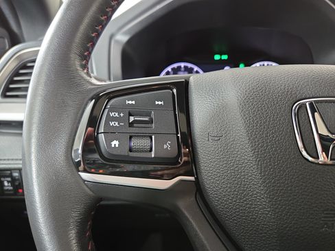 Used 2025 Honda Odyssey Sport-L image 16