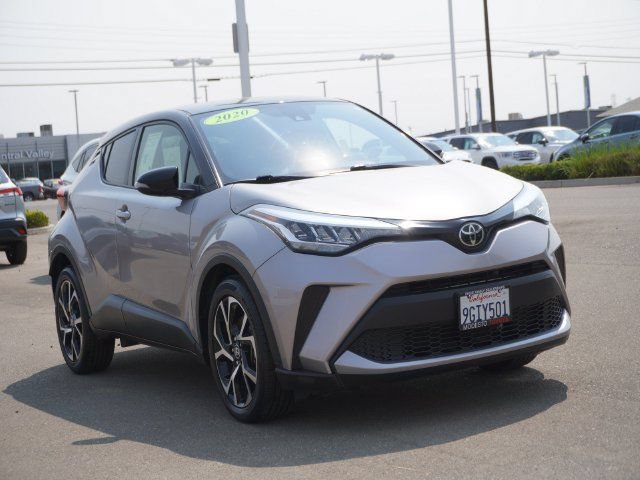 Used 2020 Toyota C-HR XLE FWD image 1