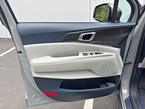 Used 2025 Kia Carnival SX Prestige FWD image 51