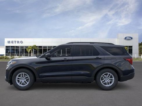 New 2026 Ford Explorer Active RWD image 3
