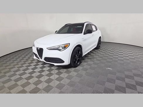 Used 2023 Alfa Romeo Stelvio Veloce AWD/4WD image 50