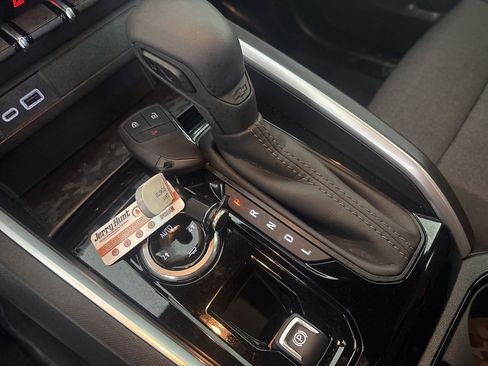 Used 2025 Chevrolet Colorado W/T w/ WT Custom Package image 17