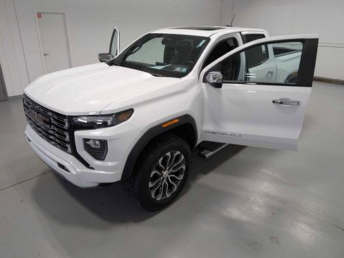 Certified 2023 GMC Canyon Denali image 16