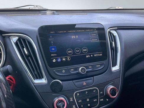 Used 2019 Chevrolet Malibu LT w/ Leather Package image 10