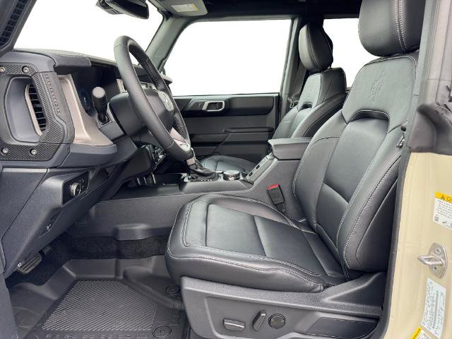 Certified 2025 Ford Bronco Outer Banks w/ Sasquatch Package AWD/4WD image 9