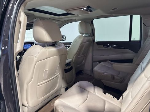 Used 2015 Cadillac Escalade ESV Luxury AWD/4WD image 36