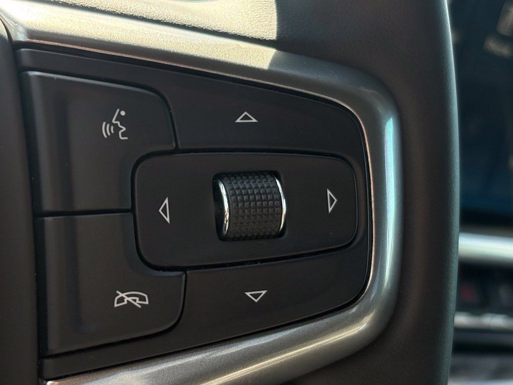Used 2026 Chevrolet Silverado 1500 LTZ AWD/4WD image 12