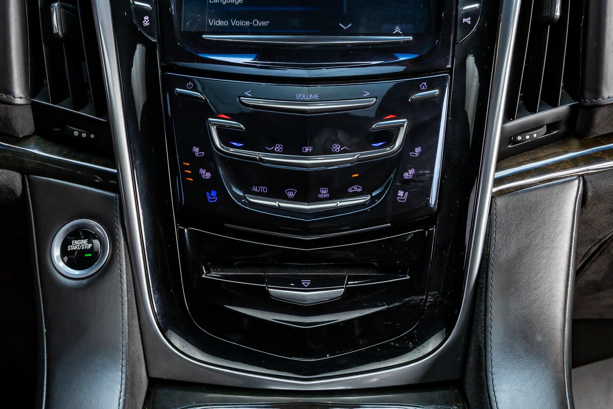 Used 2019 Cadillac Escalade Platinum AWD/4WD image 22