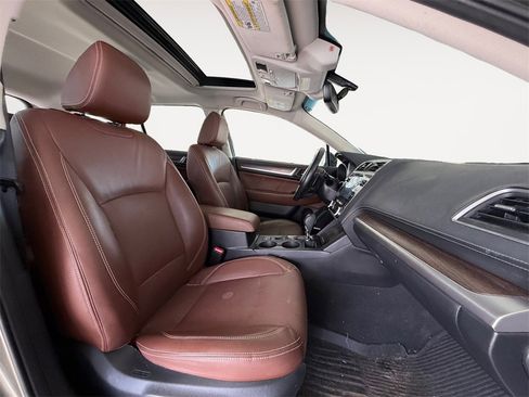 Used 2018 Subaru Outback 3.6R Touring image 12