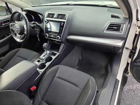Used 2018 Subaru Outback 2.5i Premium AWD/4WD image 18