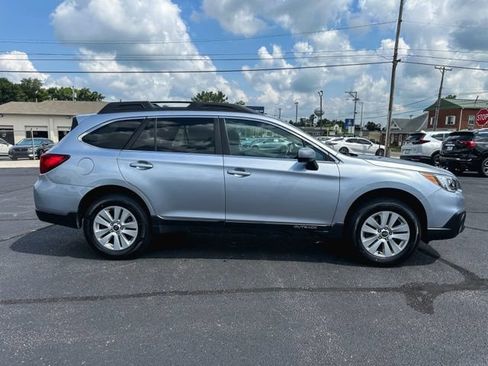 Used 2017 Subaru Outback 2.5i Premium AWD/4WD image 9