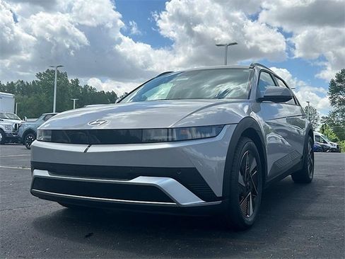 New 2025 Hyundai Ioniq 5 SEL image 13