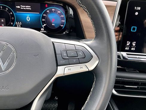 Used 2024 Volkswagen Atlas SE image 30