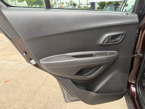 Used 2015 Chevrolet Trax LTZ w/ LPO, Protection Package FWD image 12