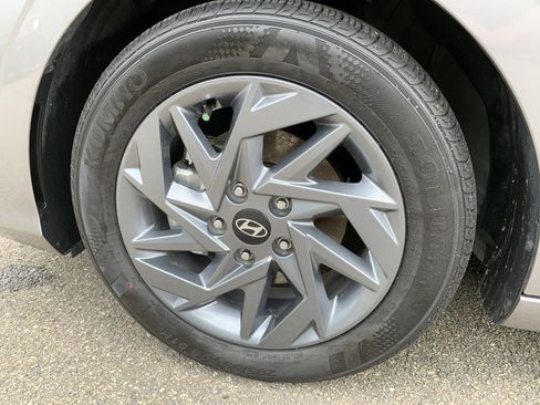 Used 2024 Hyundai Elantra SEL FWD image 38