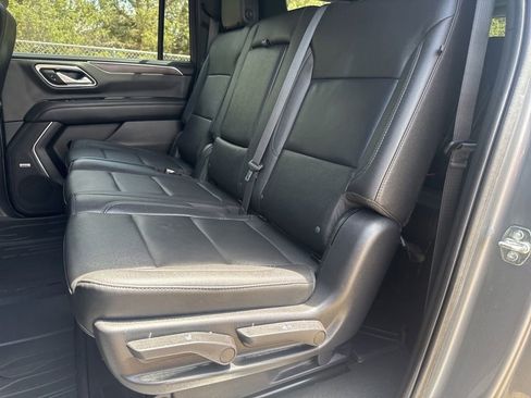 Used 2022 Chevrolet Suburban Z71 AWD/4WD image 28