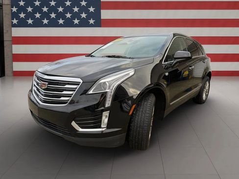 Used 2017 Cadillac XT5 Luxury w/ Driver Awareness Package image 3