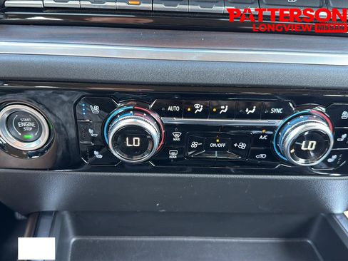 Used 2022 GMC Sierra 1500 SLT w/ SLT Convenience Package AWD/4WD image 9