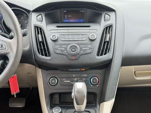 Used 2016 Ford Focus SE FWD image 22